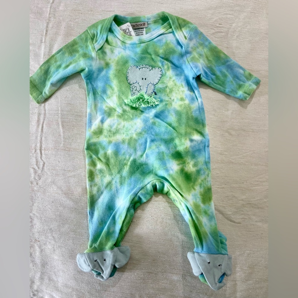 0-3M Boys onesie from Cachcach. Elephant appliqué & footsies! Darling AF!